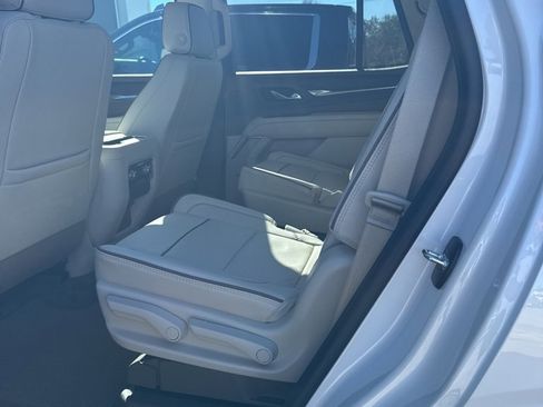 Used 2024 GMC Yukon Denali image 6