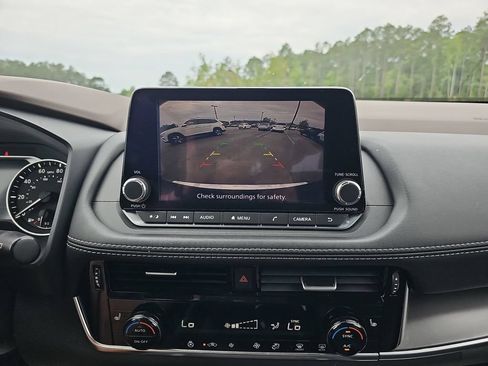 Used 2022 Nissan Rogue SV w/ SV Premium Package FWD image 27