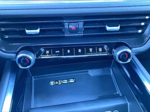 Certified 2025 Chevrolet Tahoe LT image 33