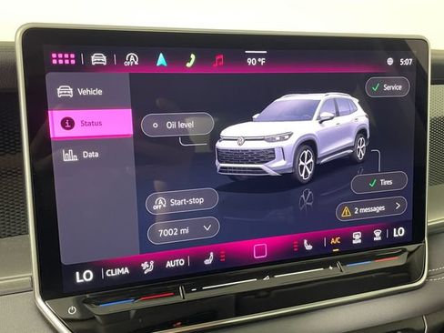 Used 2025 Volkswagen Tiguan SE FWD image 8