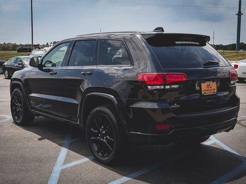 Used 2020 Jeep Grand Cherokee Altitude AWD/4WD image 7
