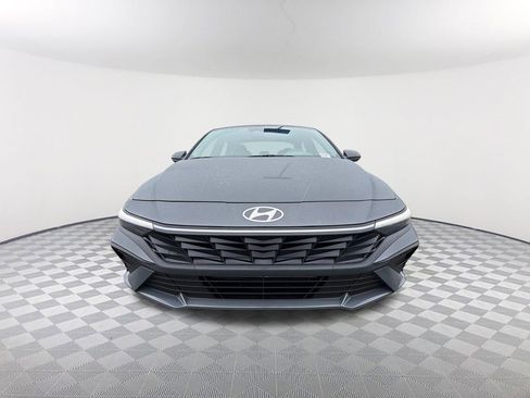 New 2026 Hyundai Elantra SE image 2