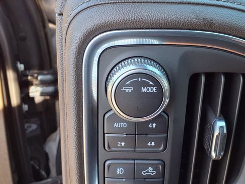 Used 2022 GMC Sierra 3500 Denali image 21