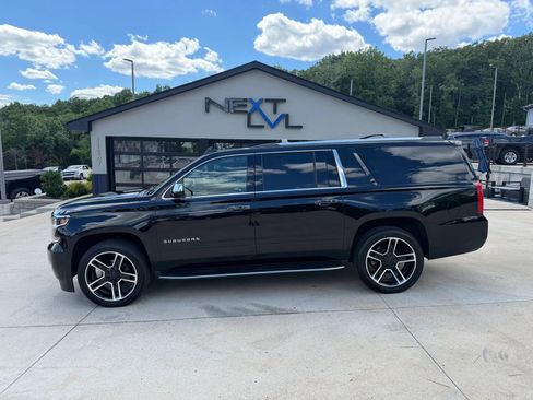 Used 2020 Chevrolet Suburban Premier AWD/4WD image 6