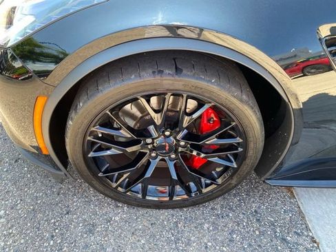 Used 2018 Chevrolet Corvette Z06 RWD image 11