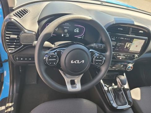 Used 2023 Kia Soul S FWD image 30