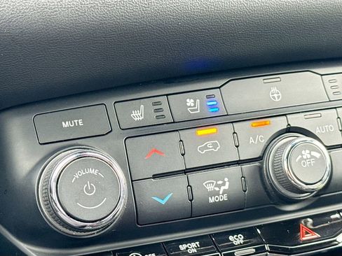 Used 2024 Dodge Durango GT image 20