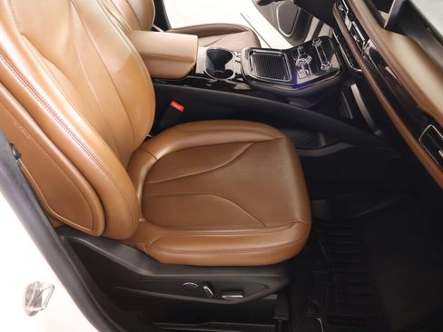 Used 2022 Lincoln Nautilus Reserve AWD/4WD image 13