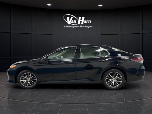 Used 2023 Toyota Camry XLE w/ Cold Weather Package FWD image 4