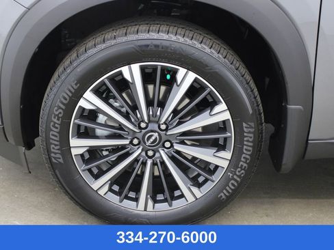 New 2026 Nissan Pathfinder Platinum image 28