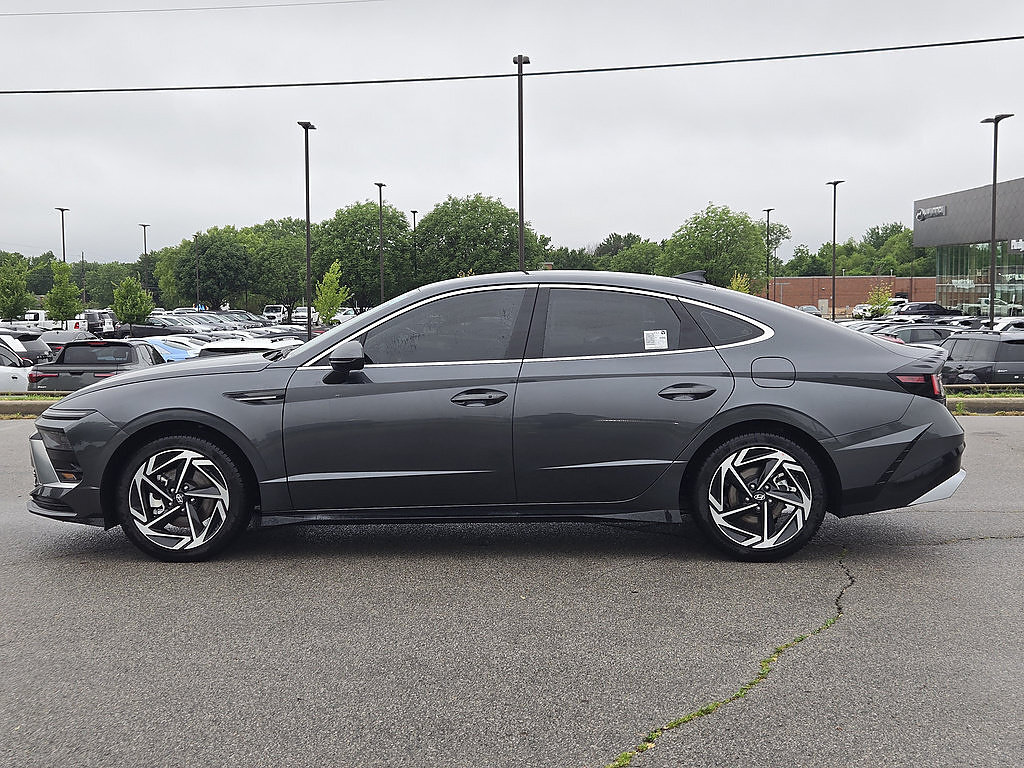 New 2026 Hyundai Sonata SEL FWD image 4
