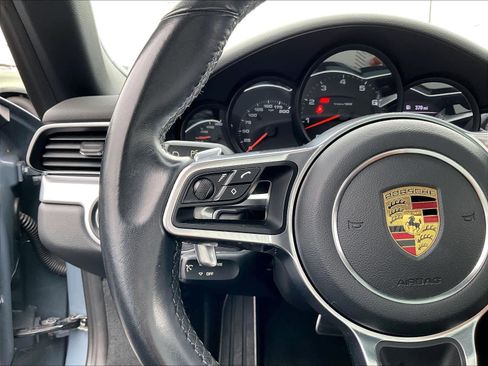 Used 2018 Porsche 911 Carrera image 17