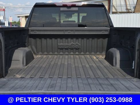 Used 2022 Chevrolet Silverado 1500 High Country w/ High Country Premium Package AWD/4WD image 8