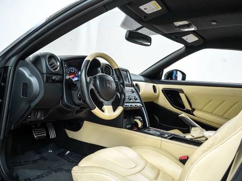 Used 2015 Nissan GT-R Premium AWD/4WD image 20
