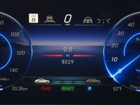 Used 2025 Mercedes-Benz EQB 300 4MATIC image 32