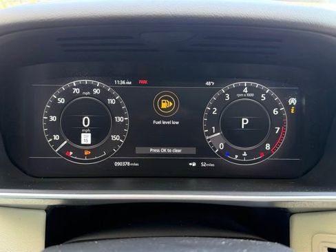 Used 2018 Land Rover Range Rover Sport HSE image 8