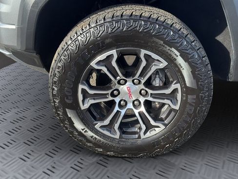 Certified 2025 GMC Canyon AT4 w/ Technology Plus Package image 31