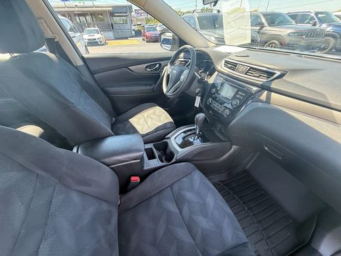Used 2014 Nissan Rogue S FWD image 25