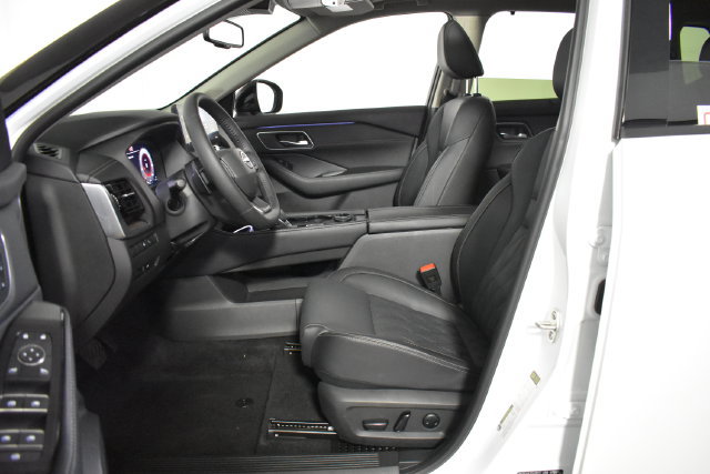 Certified 2026 Nissan Rogue Platinum w/ Platinum Premium Package AWD/4WD image 11