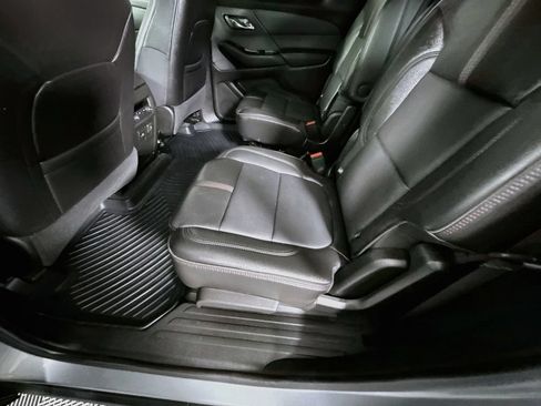 Used 2023 Chevrolet Traverse RS AWD/4WD image 28