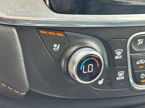 Used 2019 Chevrolet Traverse Premier w/ Redline Edition AWD/4WD image 25