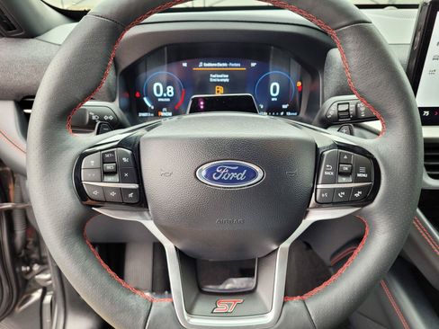 Used 2025 Ford Explorer ST AWD/4WD image 30
