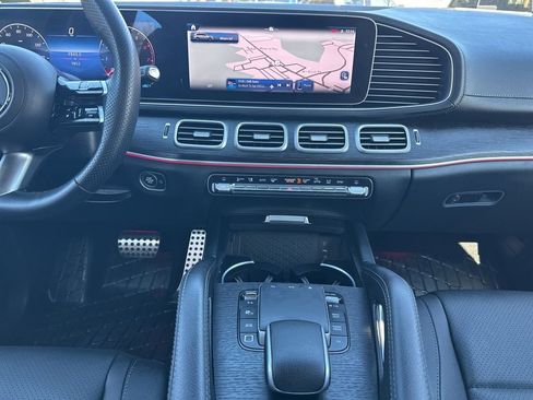 Used 2025 Mercedes-Benz GLS 450 4MATIC image 25