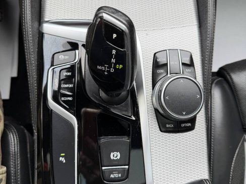 Used 2018 BMW M550i xDrive w/ Driving Assistance Package image 21