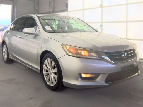 Used 2015 Honda Accord EX image 3