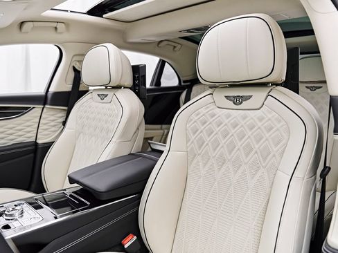Used 2022 Bentley Flying Spur W12 AWD/4WD image 50