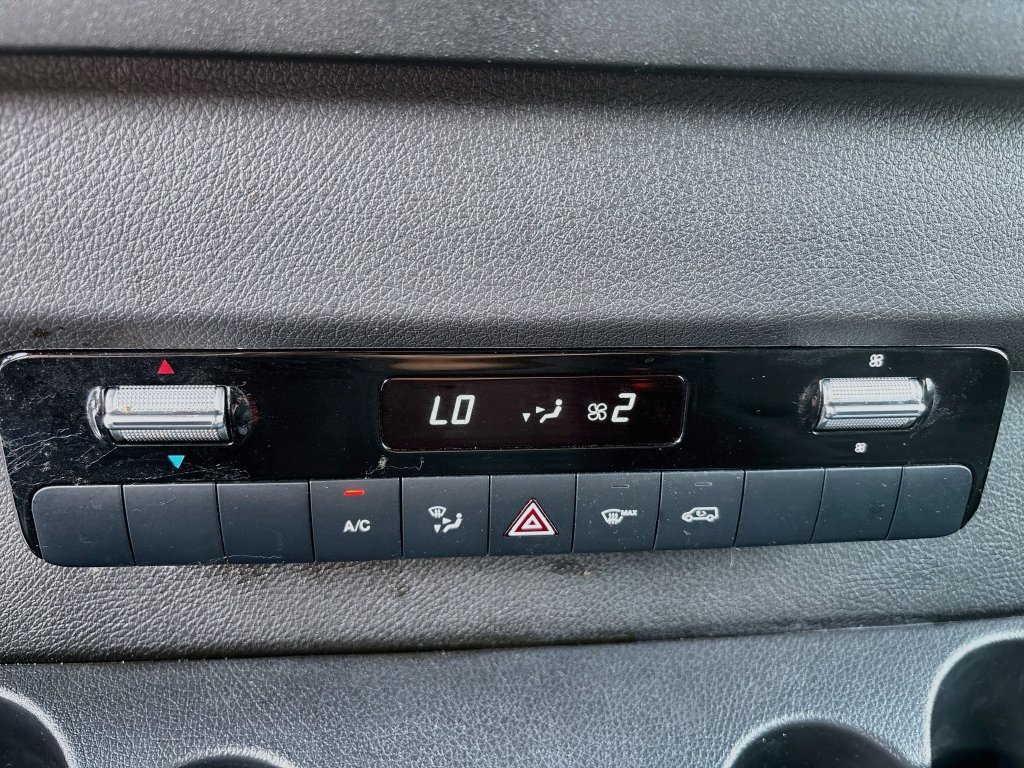 Used 2025 Mercedes-Benz Sprinter 2500 image 20