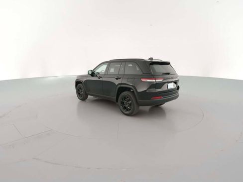 New 2025 Jeep Grand Cherokee Altitude image 8