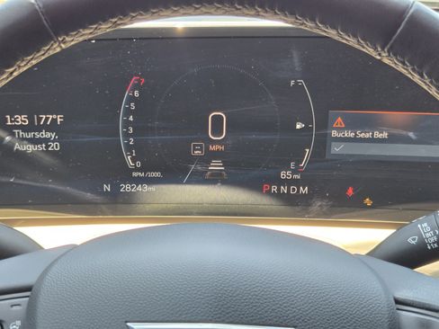 Used 2024 Cadillac XT4 Luxury w/ Cold Weather Package FWD image 12