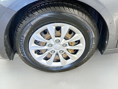 Used 2019 Kia Forte Sedan FWD image 12
