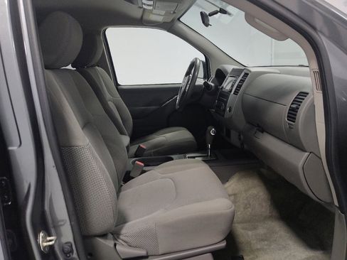 Used 2017 Nissan Frontier SV image 21