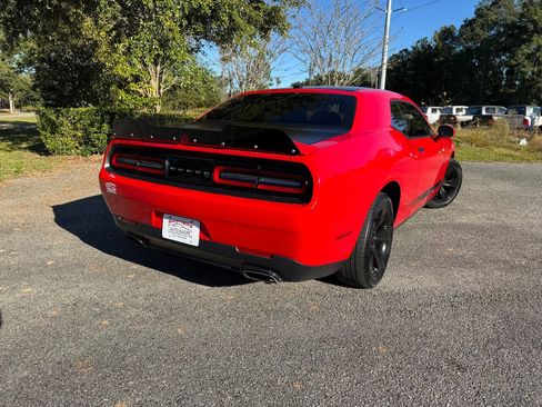 Used 2020 Dodge Challenger SXT image 31
