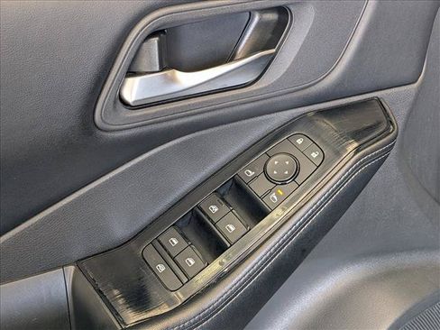 Used 2025 Nissan Rogue SV FWD image 12