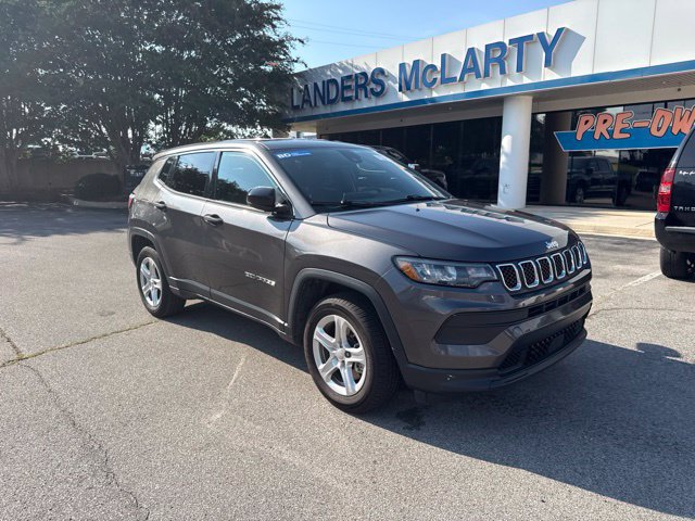 Used 2023 Jeep Compass Sport AWD/4WD image 2
