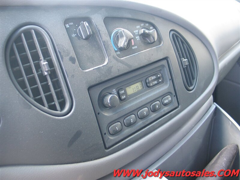 Used 2000 Ford E-250 and Econoline 250 RWD image 7