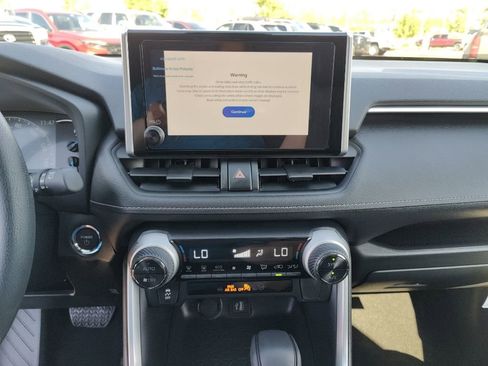 Used 2025 Toyota RAV4 XLE image 19