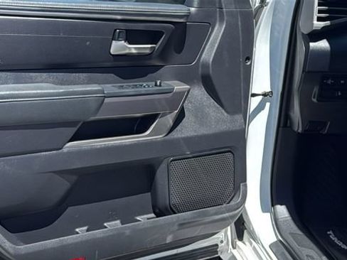 Used 2022 Toyota Tundra SR5 w/ SR5 Convenience Package AWD/4WD image 23
