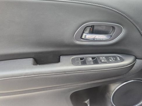 Used 2021 Honda HR-V EX-L image 27