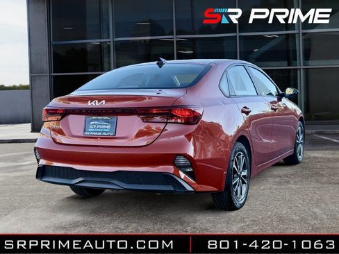 Used 2022 Kia Forte LXS image 3