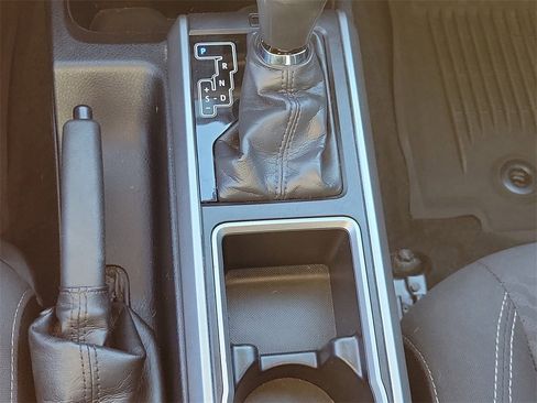 Used 2021 Toyota Tacoma SR5 w/ Trail Edition image 30