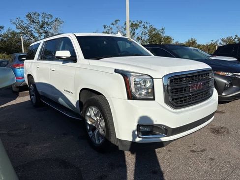 Used 2018 GMC Yukon XL SLE w/ SLE Value Package image 4