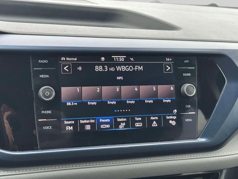 Used 2024 Volkswagen Taos SE image 38