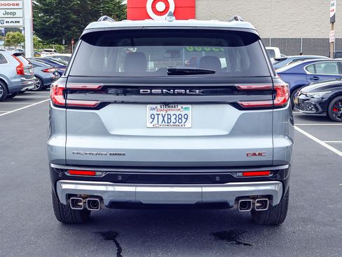Used 2025 GMC Acadia Denali AWD/4WD image 23