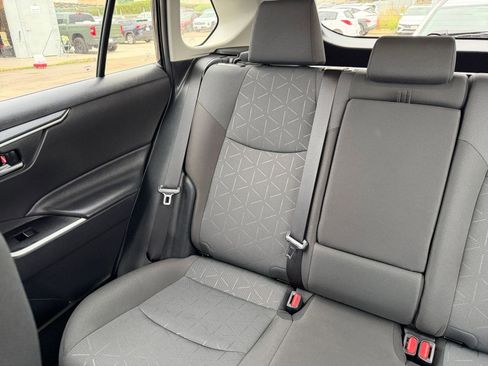 Used 2025 Toyota RAV4 XLE image 39
