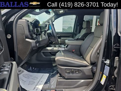 Certified 2025 Chevrolet Silverado 2500 ZR2 AWD/4WD image 9