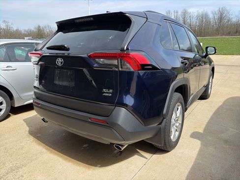 Used 2019 Toyota RAV4 XLE image 4